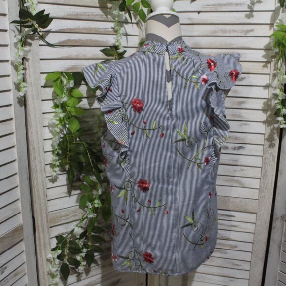 BCBGeneration Sleeveless Ruffle Embroidered Top (369) - Picture 5 of 9